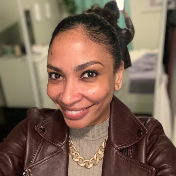 Meet your Posher, Audrey - Picture 3 of 3